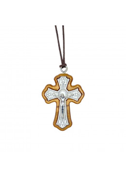 Face avant collier avec croix trilobée H.3,8cm et crucifix en métal incrusté dans bois d'olivier et cordon cuir L.70cm